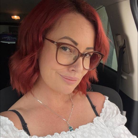 Meet your Posher, Jade - Picture 1 of 1